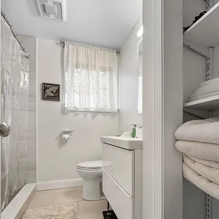 Luxurious Cambridge Room Steps From Harvard U Exterior photo
