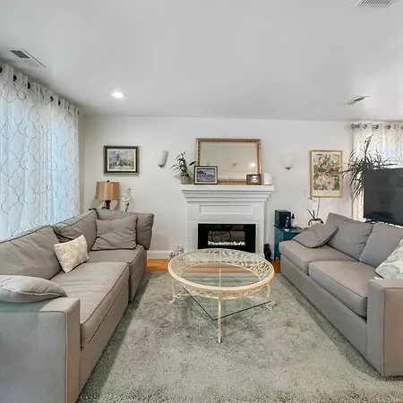 Luxurious Cambridge Room Steps From Harvard U Exterior photo