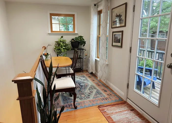 Luxurious Cambridge Room Steps From Harvard U